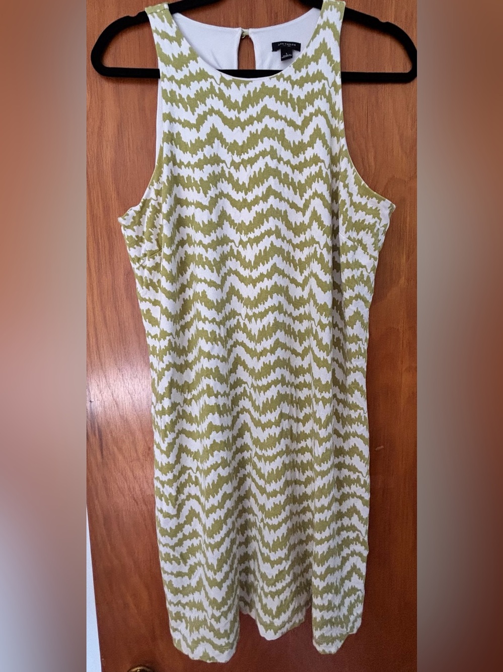 Ann Taylor Olive and White Chevron Sleeveless Shift Dress